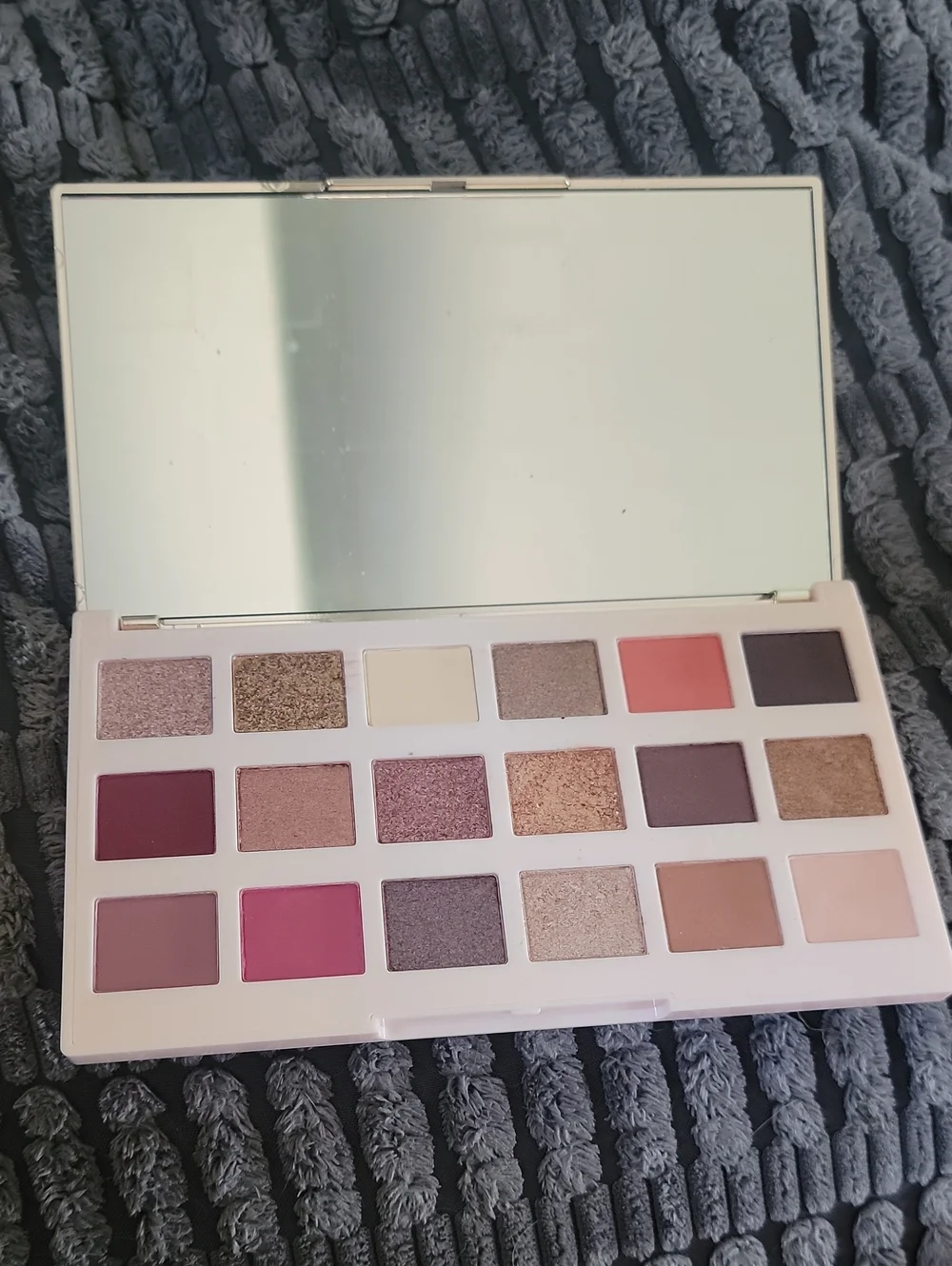 Ciate London The Editor - Tulum Eyeshadow Palette - 18-Shade Everyday Set